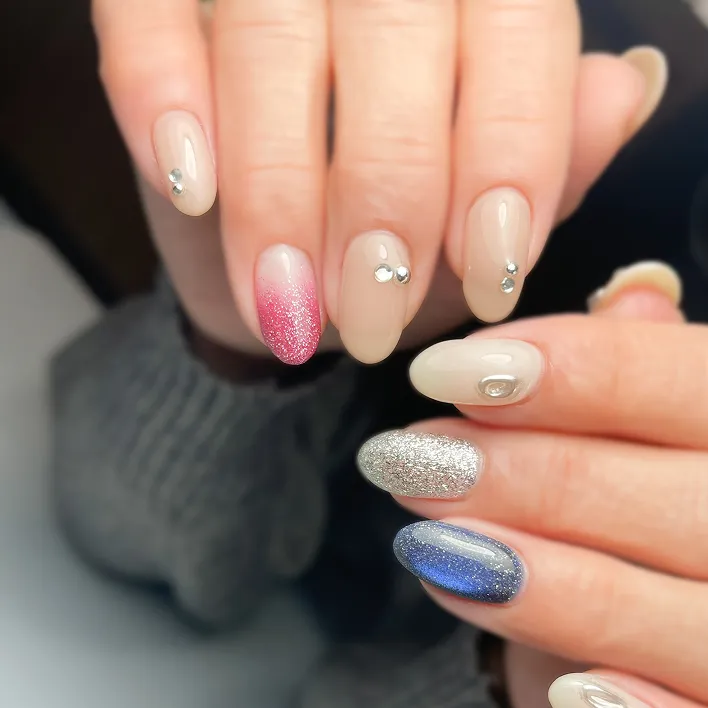 シンプルアートのネイルデザイン